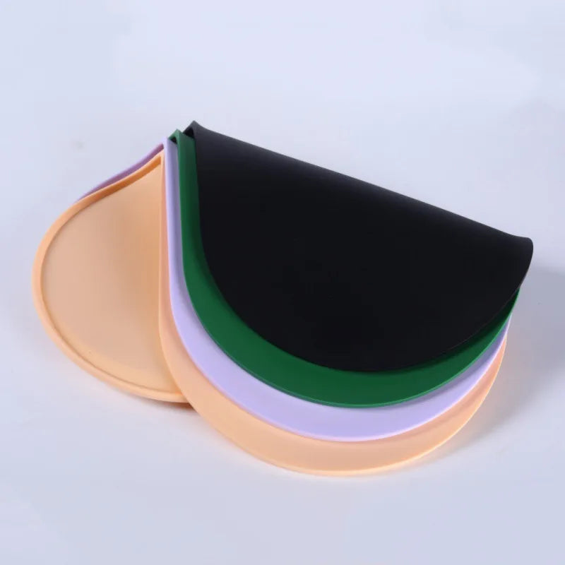 Silicone Pet Feeding Mat Waterproof Non-Slip Easy to Clean Foldable Anti-Spill Mat Leak-Proof Feature for Cat Dog Manual Driven